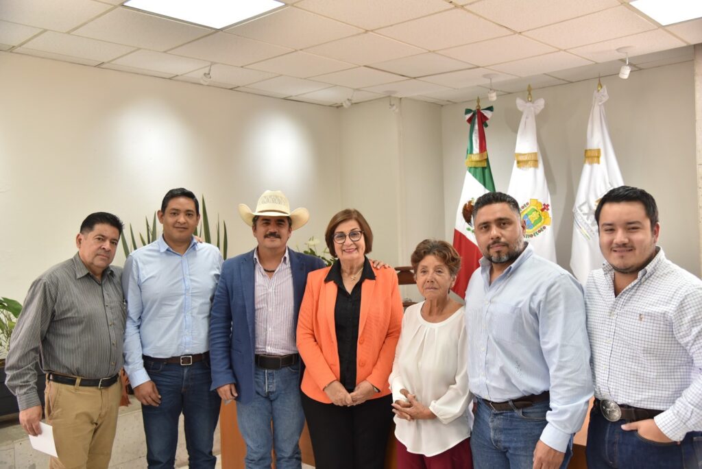 Atiende Presidenta del Congreso a productores de aguacate veracruzano