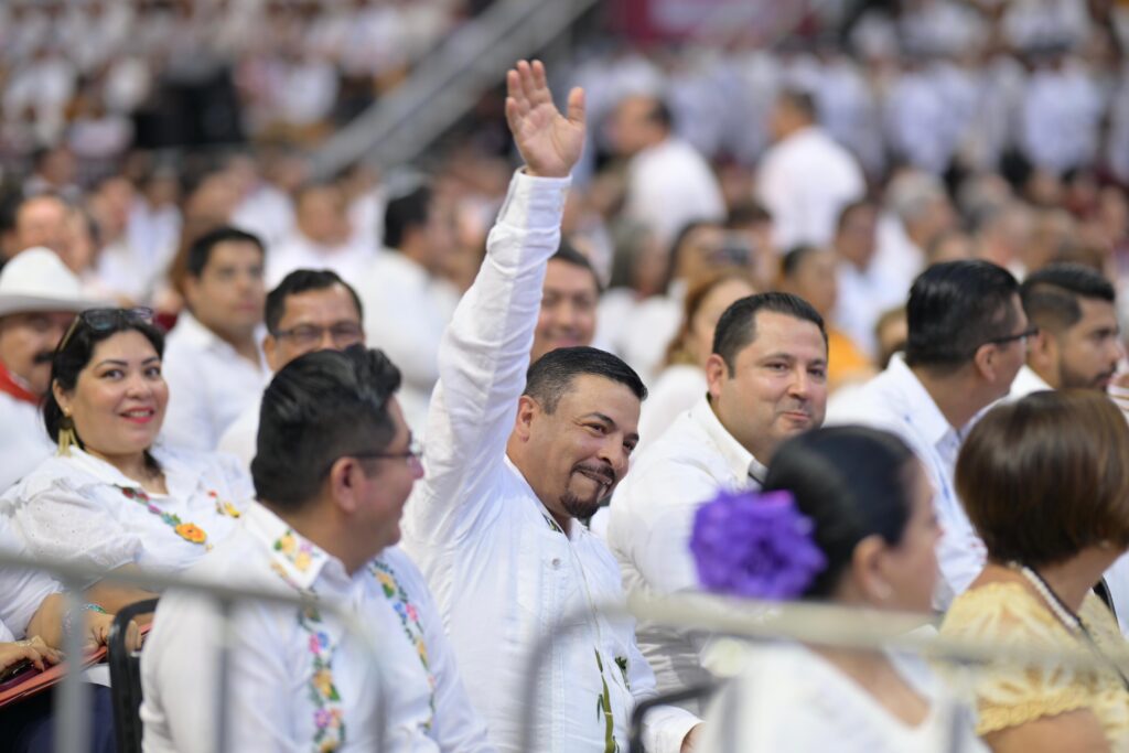 Cuitláhuac García le dio orden y paz social a Veracruz: Gómez Cazarín