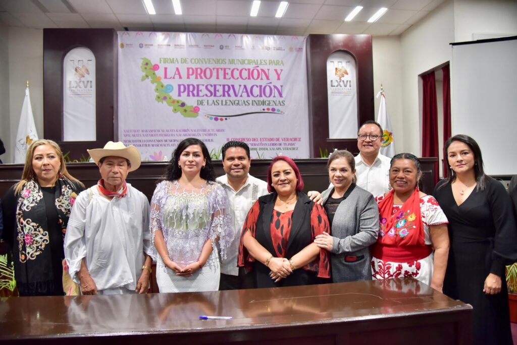 En el Congreso, firman municipios convenios en favor de lenguas indígenas