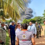 Supervisa Gobernadora atención a incendio en planta de sal de Jáltipan; situación está controlada